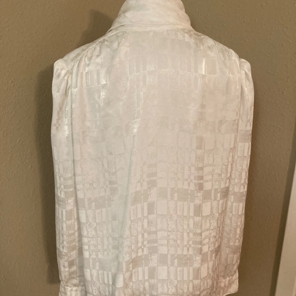 ST. JOHN White Blouse - Picture 3 of 7